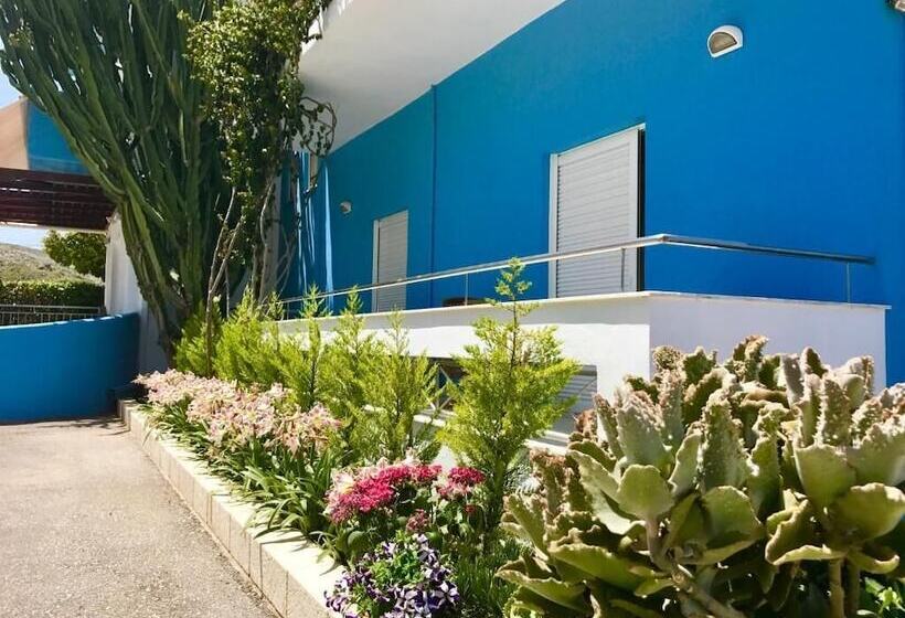 Kanakis Blue Beach Apartments