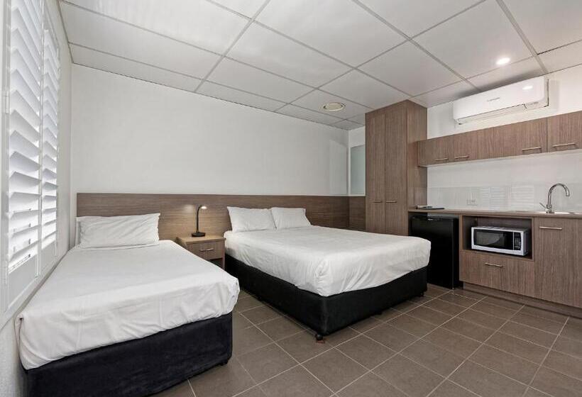 Мотель Chalet Motor Inn