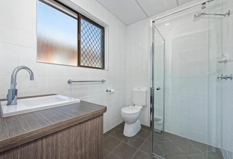 Мотель Chalet Motor Inn