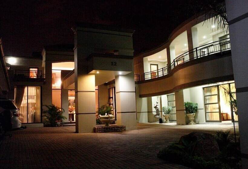 Pension Casa Flora Guesthouse