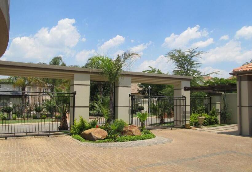 Pension Casa Flora Guesthouse