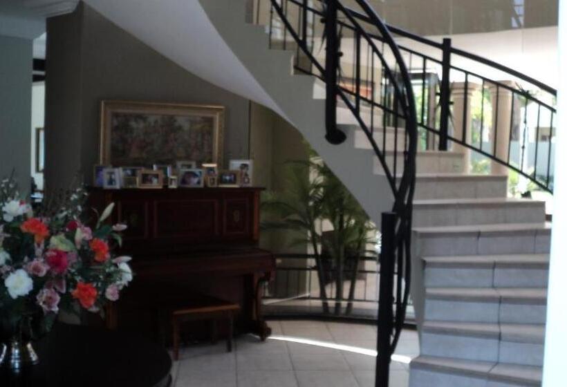 Pension Casa Flora Guesthouse