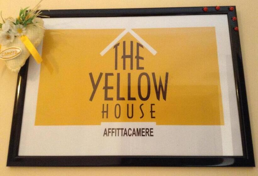 Пансион The Yellow House