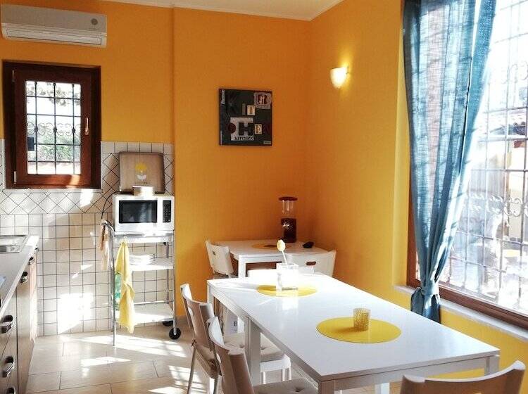 펜션 The Yellow House