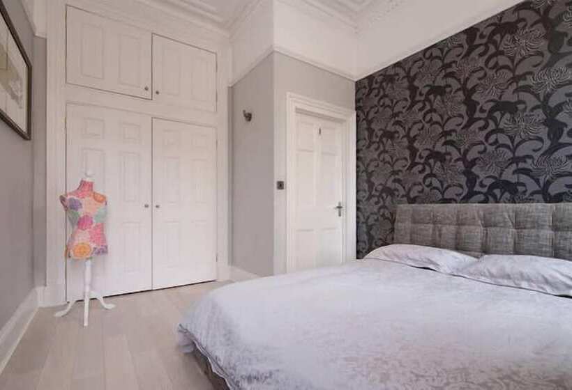 Queens Circus Serviced Apartment