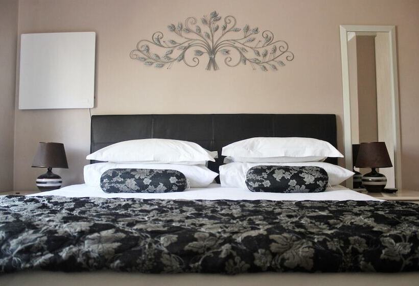 41 On Cedar Bed And Breakfast