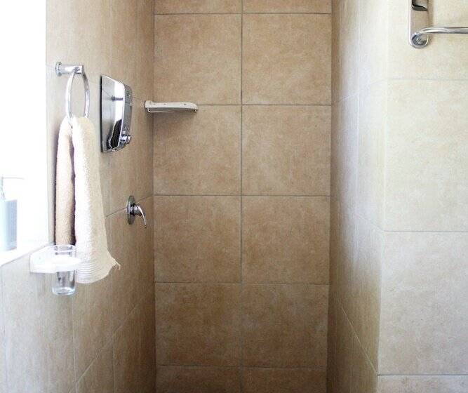 41 On Cedar Bed And Breakfast