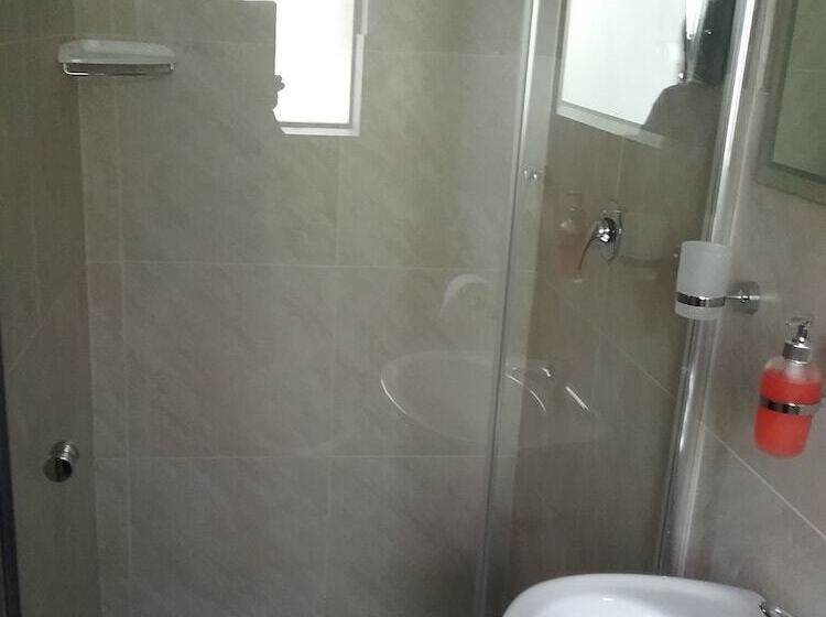 41 On Cedar Bed And Breakfast