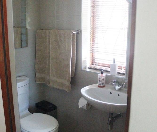 41 On Cedar Bed And Breakfast