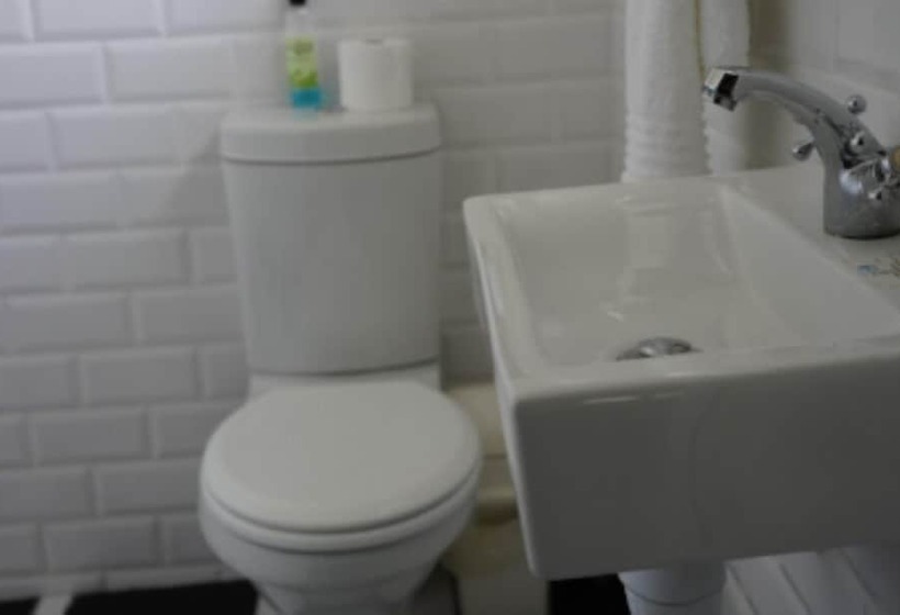 41 On Cedar Bed And Breakfast