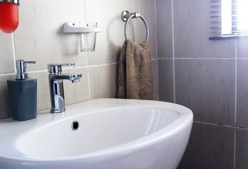 41 On Cedar Bed And Breakfast