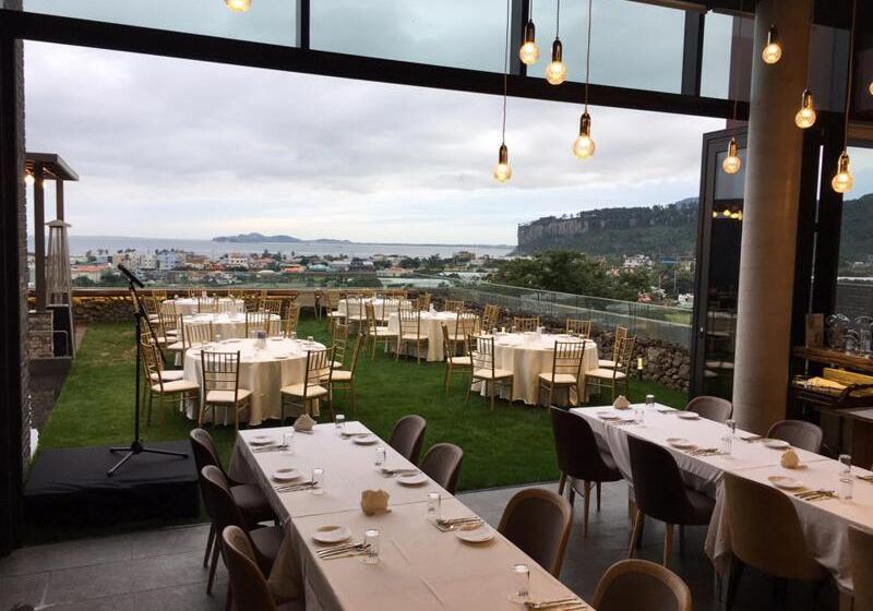 Hotel Bayhill Pool & Villa