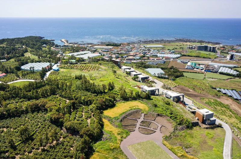 Hotel Bayhill Pool & Villa