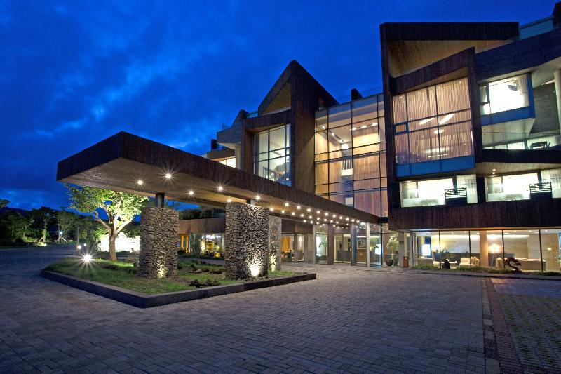 Hotel Bayhill Pool & Villa