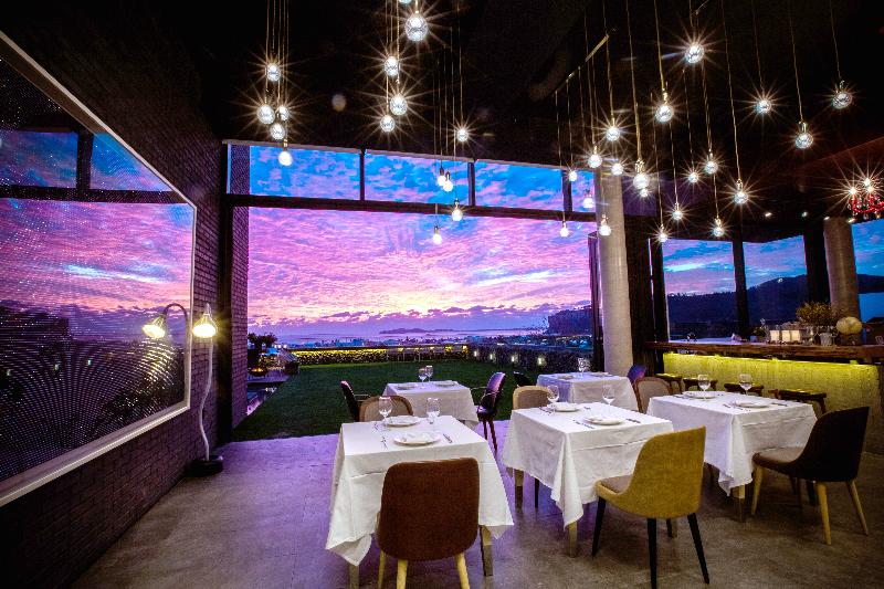 Hotel Bayhill Pool & Villa