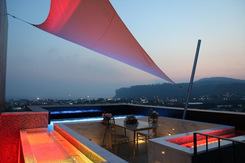 Hotel Bayhill Pool & Villa