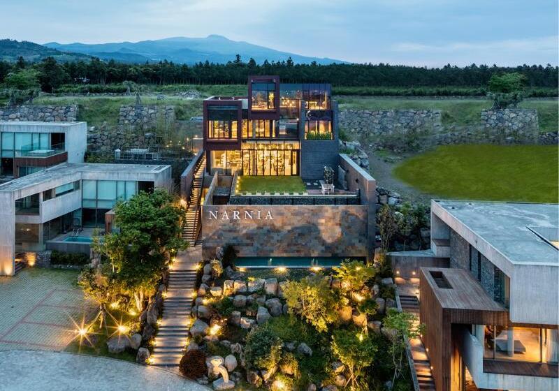 Hotel Bayhill Pool & Villa