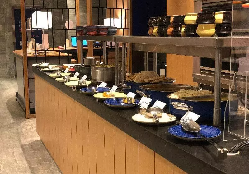 ホテル Holiday Inn Express Hyderabad Hitec City, An Ihg