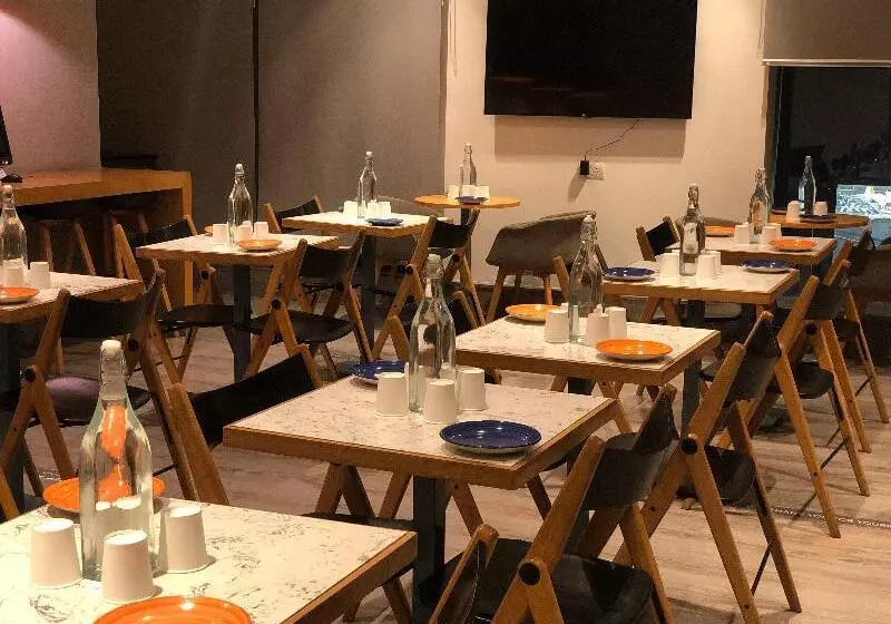 ホテル Holiday Inn Express Hyderabad Hitec City, An Ihg