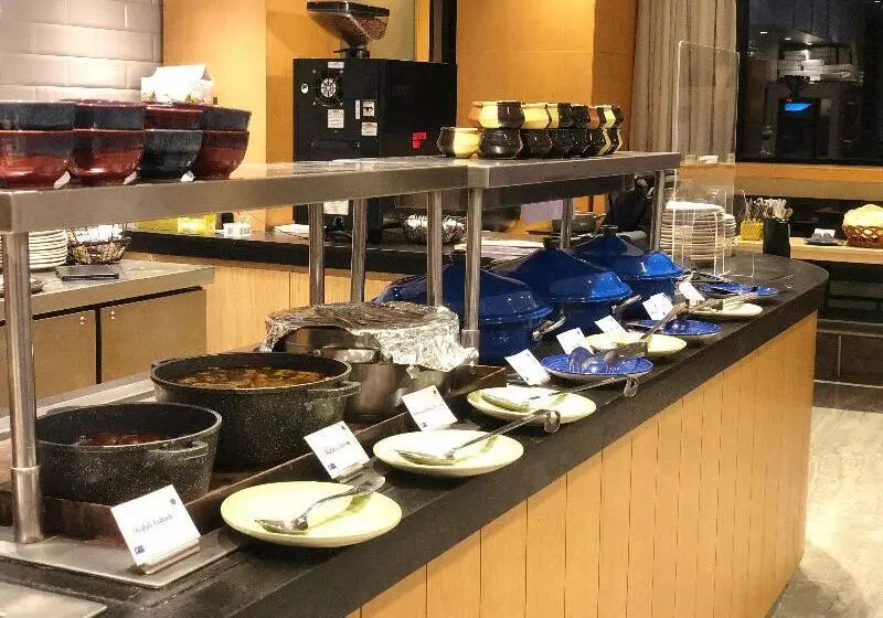 ホテル Holiday Inn Express Hyderabad Hitec City, An Ihg