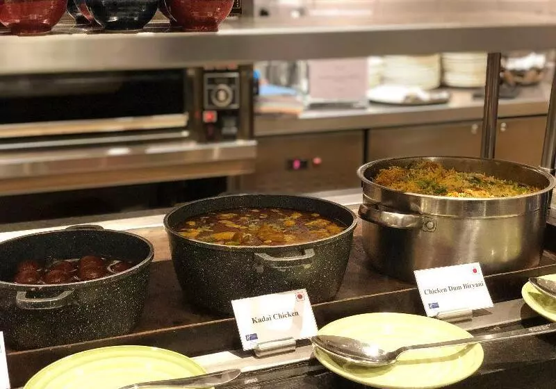 ホテル Holiday Inn Express Hyderabad Hitec City, An Ihg