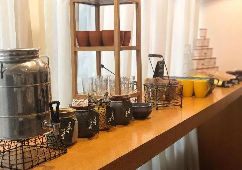 ホテル Holiday Inn Express Hyderabad Hitec City, An Ihg