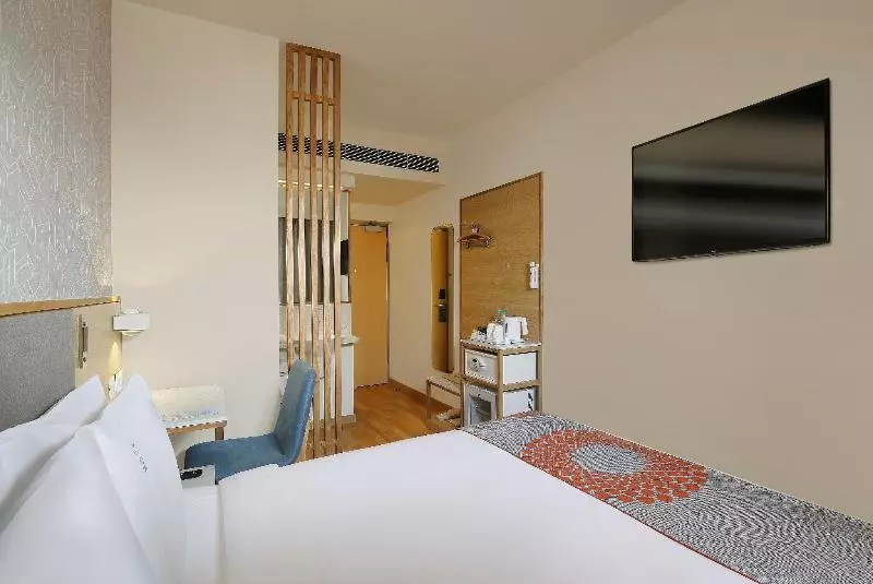 ホテル Holiday Inn Express Hyderabad Hitec City, An Ihg