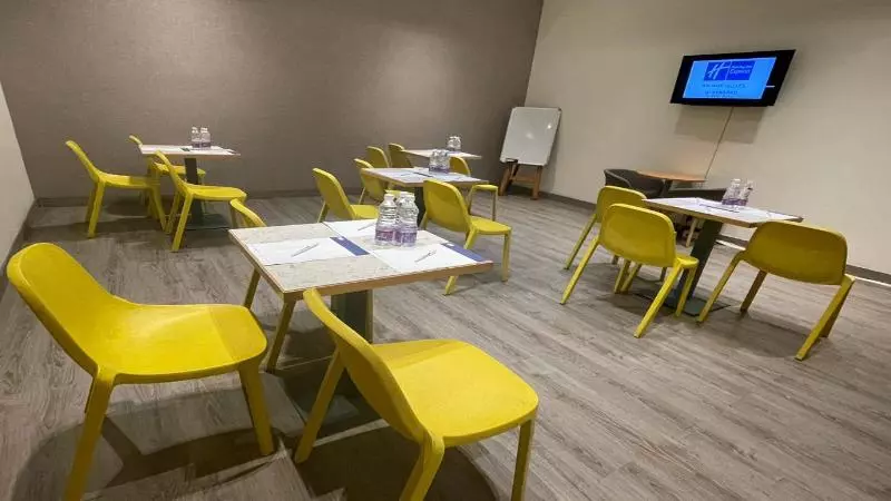 ホテル Holiday Inn Express Hyderabad Hitec City, An Ihg