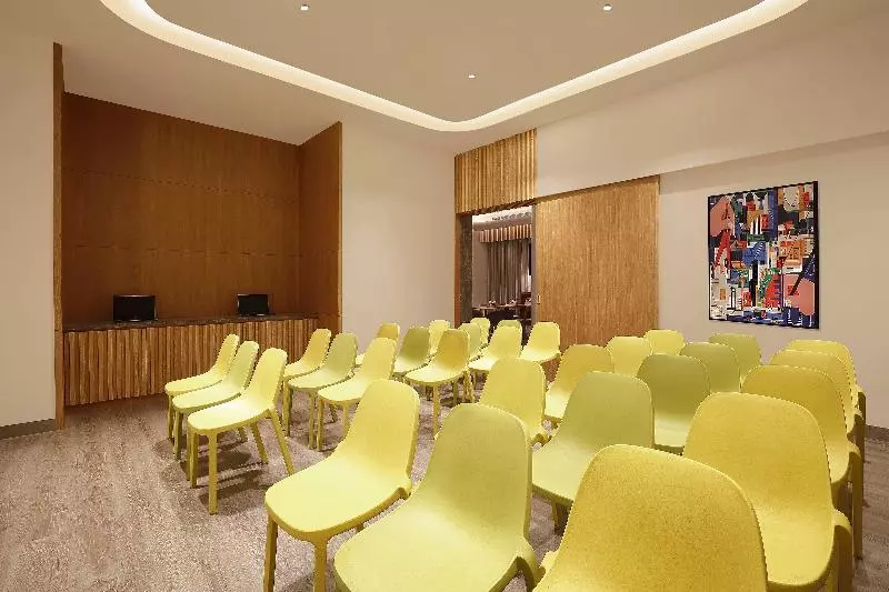 ホテル Holiday Inn Express Hyderabad Hitec City, An Ihg