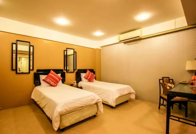 ホテル Mamba And Baan Aranya Serviced Apartment
