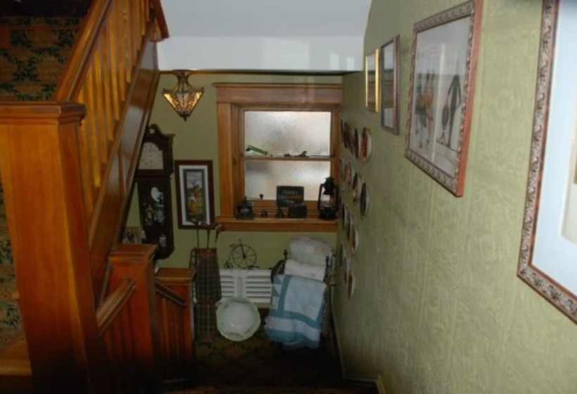 فندق Mcgee S Inn