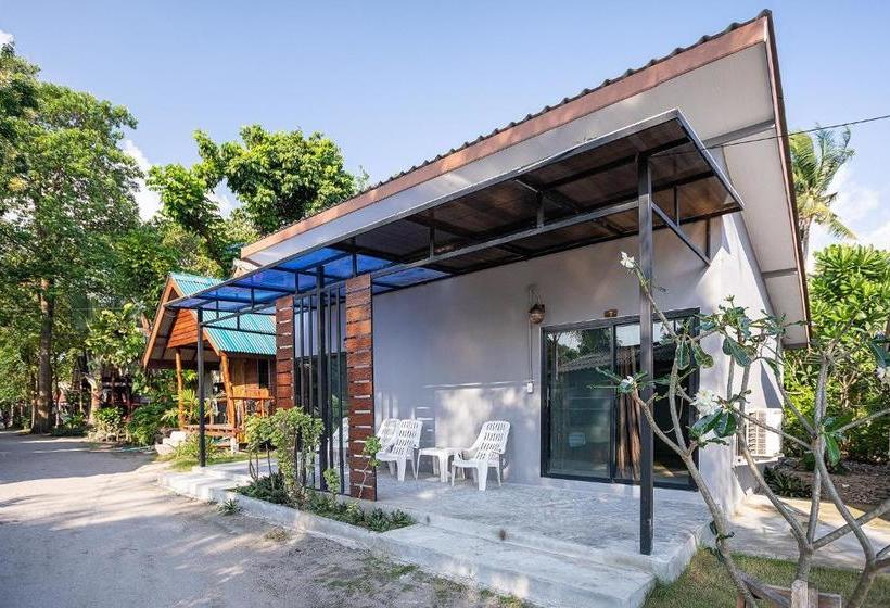 هتل The Cosy Sunset Beach Resort & Restaurant