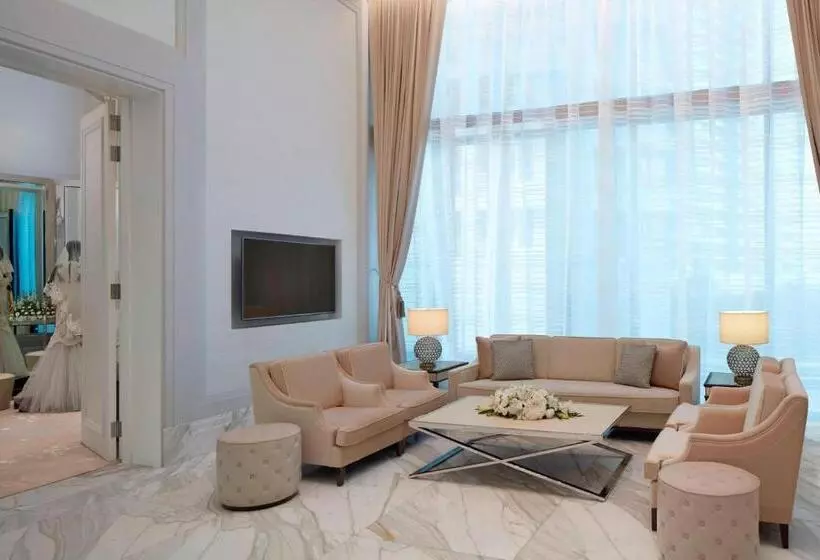هتل The St. Regis Kuala Lumpur