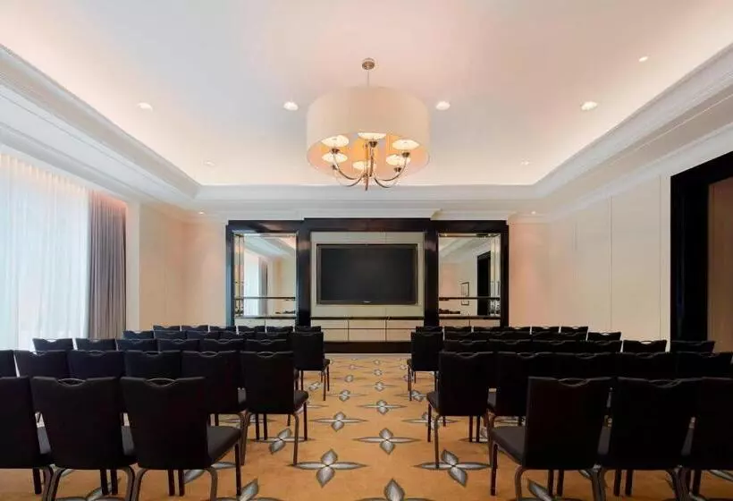 هتل The St. Regis Kuala Lumpur