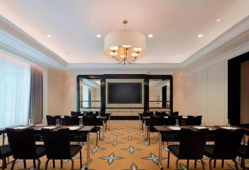 هتل The St. Regis Kuala Lumpur