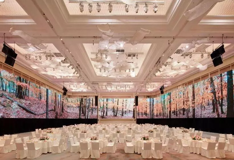 هتل The St. Regis Kuala Lumpur