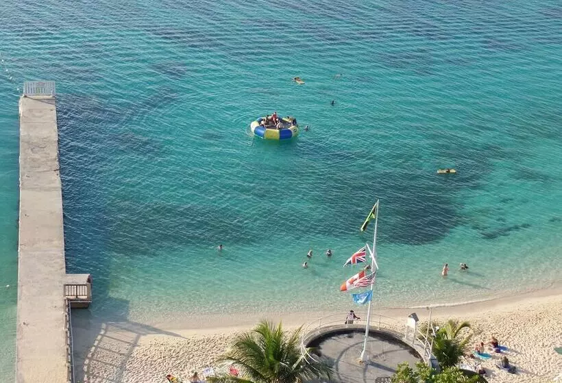 Ocean Air Beach Studio At Montego Bay Club Resort
