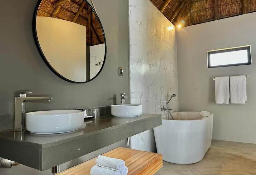 Отель La Joya Lodge Conference Centre And Spa