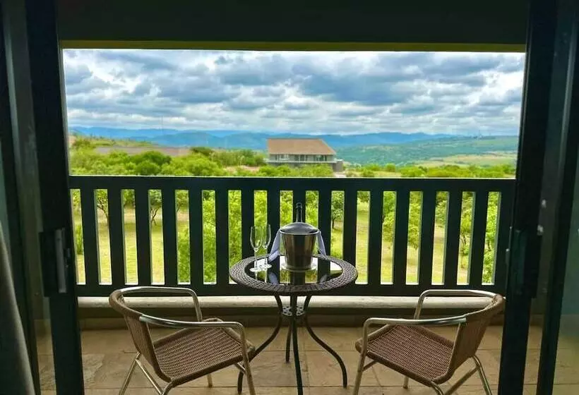 Hotelli La Joya Lodge Conference Centre And Spa