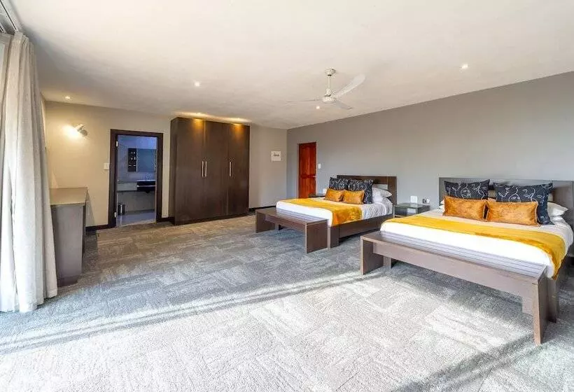 Hotelli La Joya Lodge Conference Centre And Spa