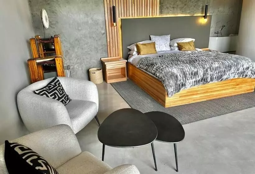 Hotelli La Joya Lodge Conference Centre And Spa