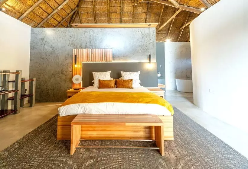 Hotelli La Joya Lodge Conference Centre And Spa