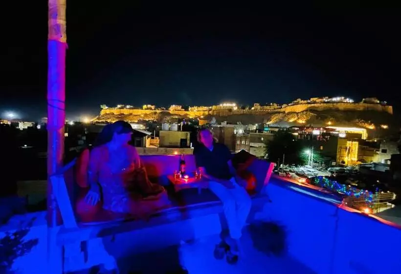 Resting Love Hostel