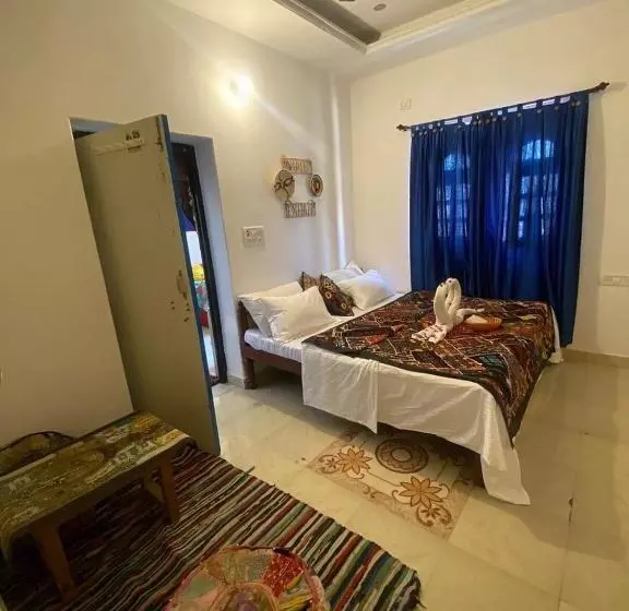 Resting Love Hostel