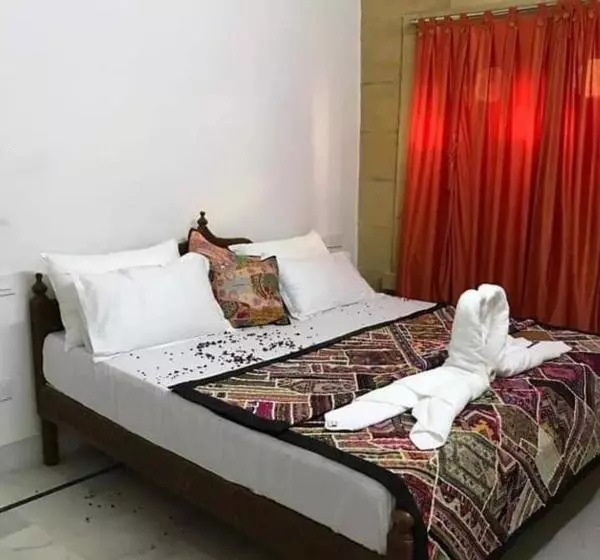 Resting Love Hostel