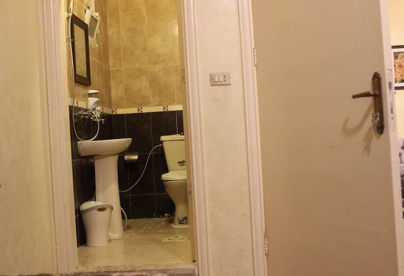 تختخواب و صبحانه Petra Rest Home