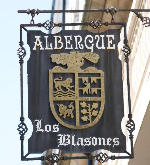 Albergue Los Blasones