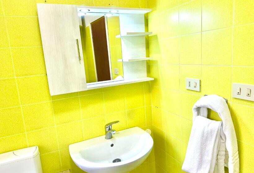 تختخواب و صبحانه Happy Stay