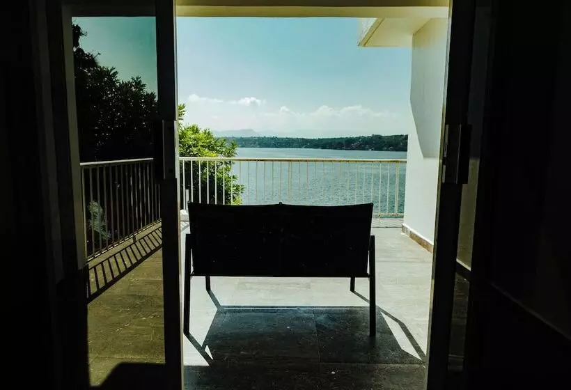 ホテル Bendito Náutico & Suites