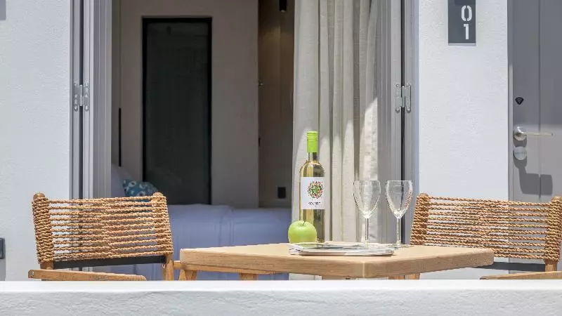 ホテル Nove Milos Luxury By Estia